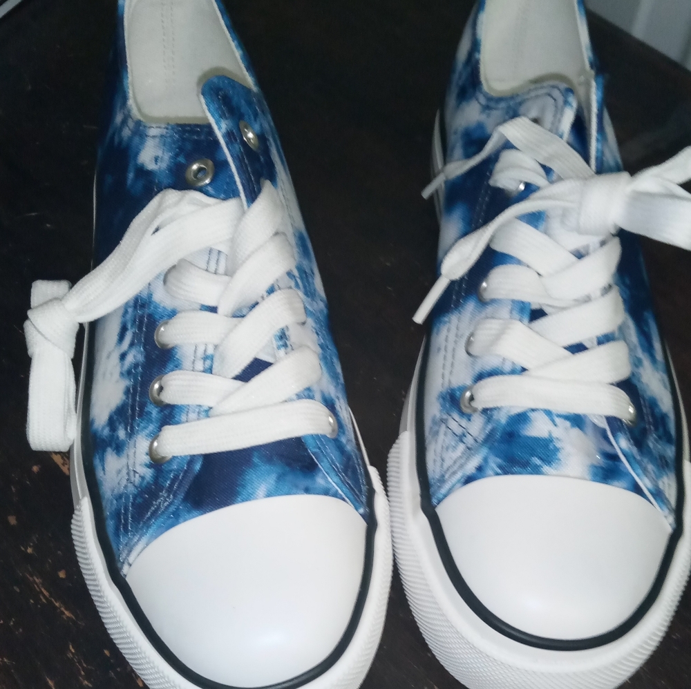Blue and white nornstromn shoes